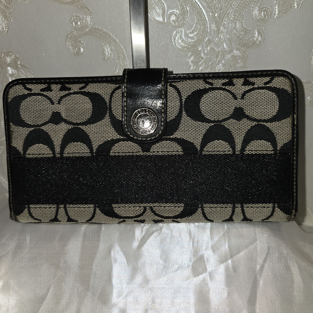 Coach Signature Canvas Continental Wallet in Black and Cream